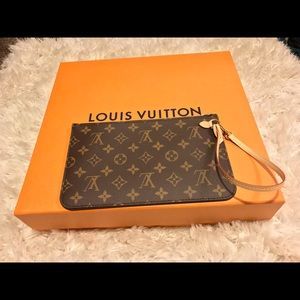 ❤️ Louis Vuitton Neverfull Pouchette ❤️